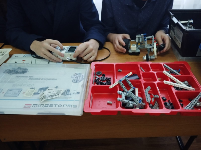 Муниципальный этап Интеллектуальной олимпиады Приволжского федерального округа среди школьников по направлению « Робототехника».